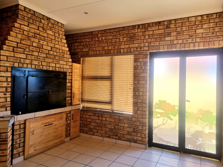 3 Bedroom Property for Sale in Hillcrest Northern Cape